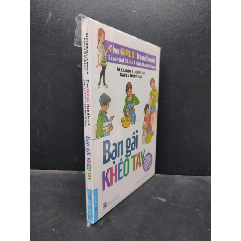 [Phiên Chợ Sách Cũ] Bạn Gái Khéo Tay - The Girls' Handbook Essential Skills A Girl Should Have Alexandra Johnson Karen Donnelly 2303 419588