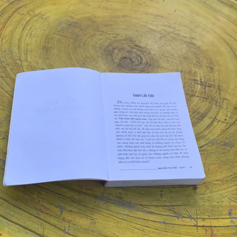  VIỆT NAM BỐN NGÀN NĂM - NGUYỄN THỊ HUỆ 783865