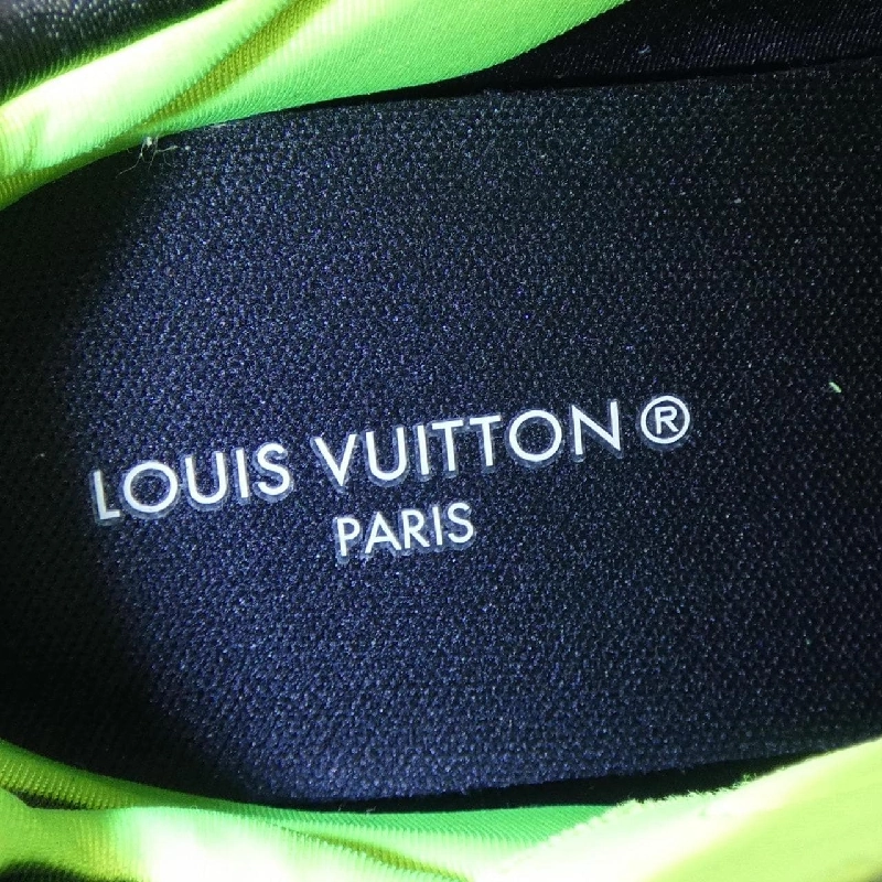 Giày sneaker dòng Run 55 của Louis Vuitton 656086
