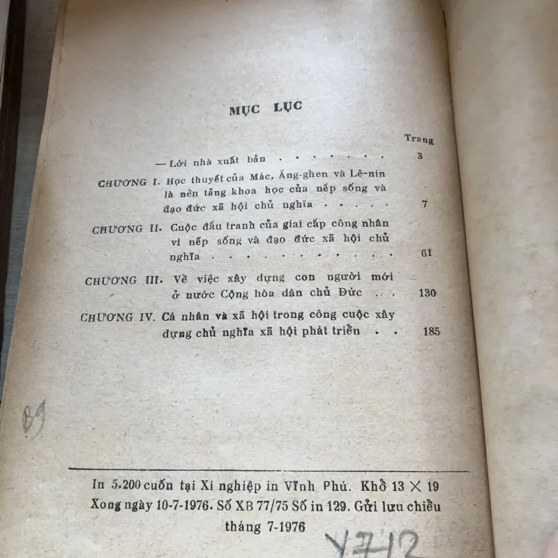 Nếp sống và đạo đức dưới chế độ xã hội chủ nghĩa 1000228