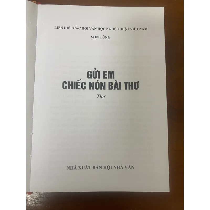 Gửi em chiếc nón bài thơ - bìa cứng 736812