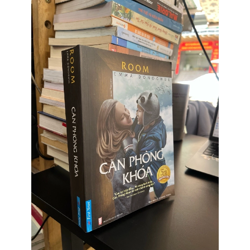 Căn phòng khoá - Emma Donoghue 532347