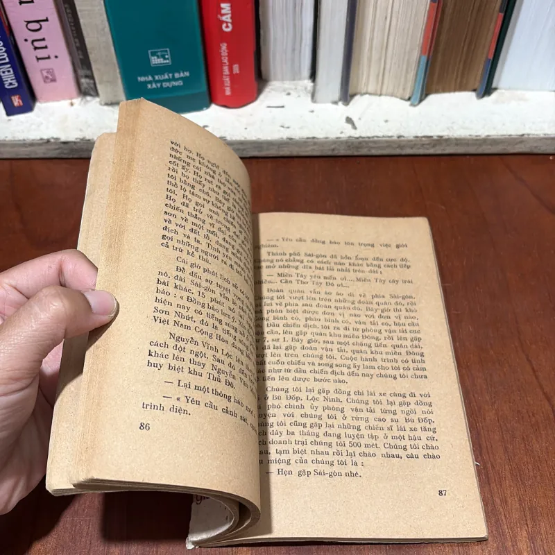 II Sách Xưa: Nhật Ký Chiến Dịch - Nguyễn Thành Vân - 1975 750937