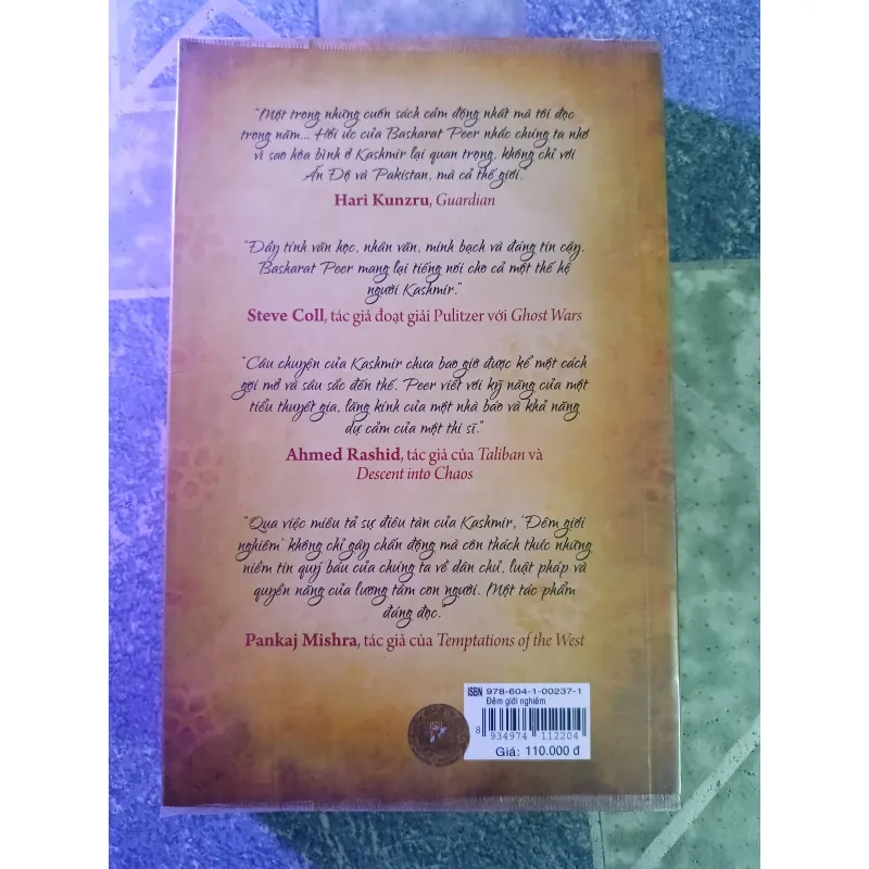 Đêm giới nghiêm - Basharat Peer 586191