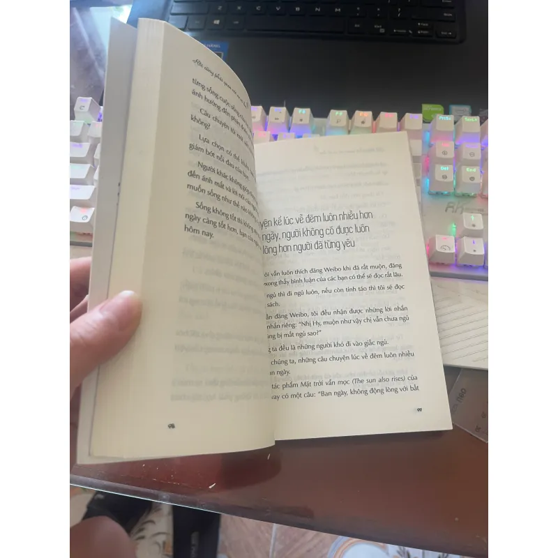 Rồi ai cũng phải quen với sự cô đơn 1029606