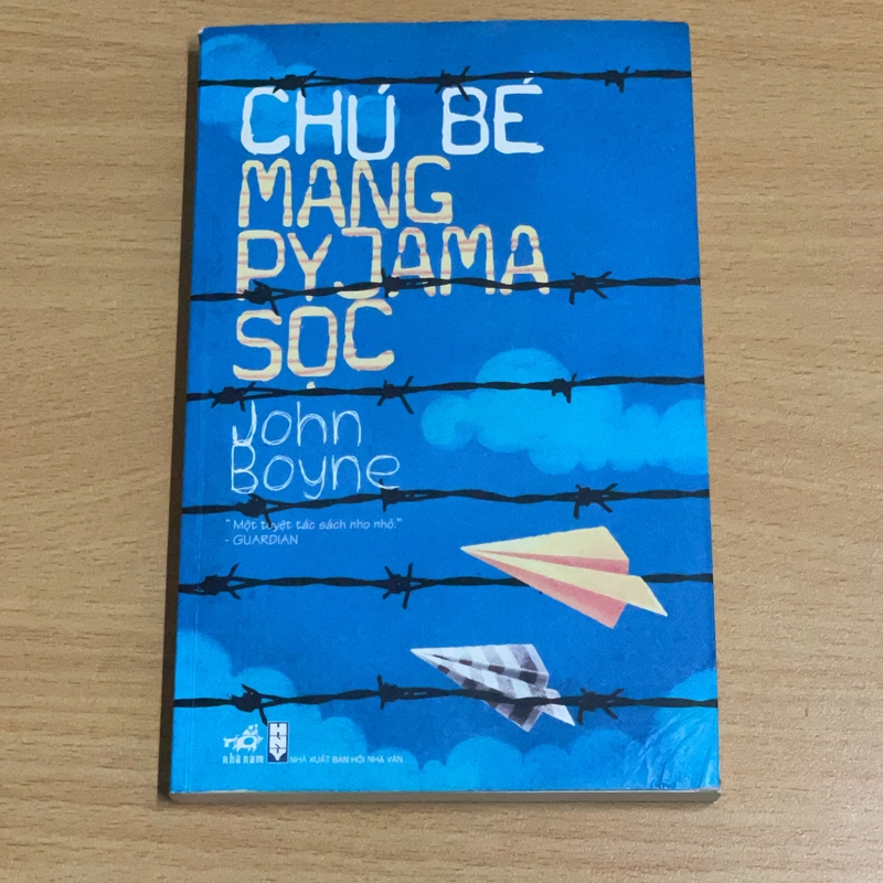 Chú bé mang Pyjama sọc 547883