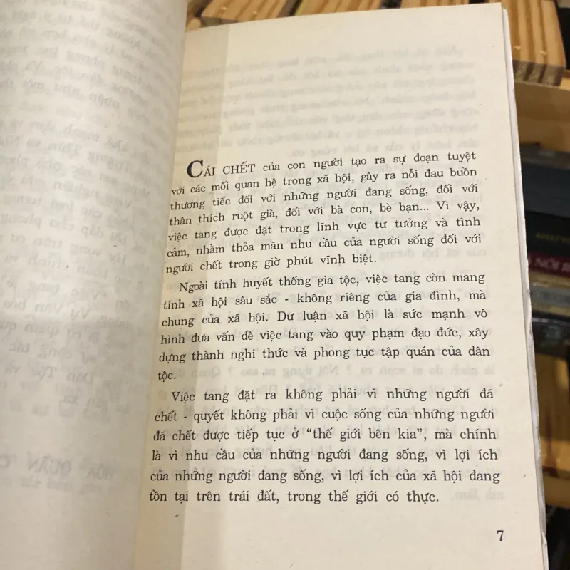 VIỆC TANG LỄ, LOẠI SÁCH PHONH TỤC (XB 1992) 760204