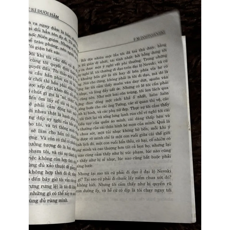 Bút ký dưới hầm 763370