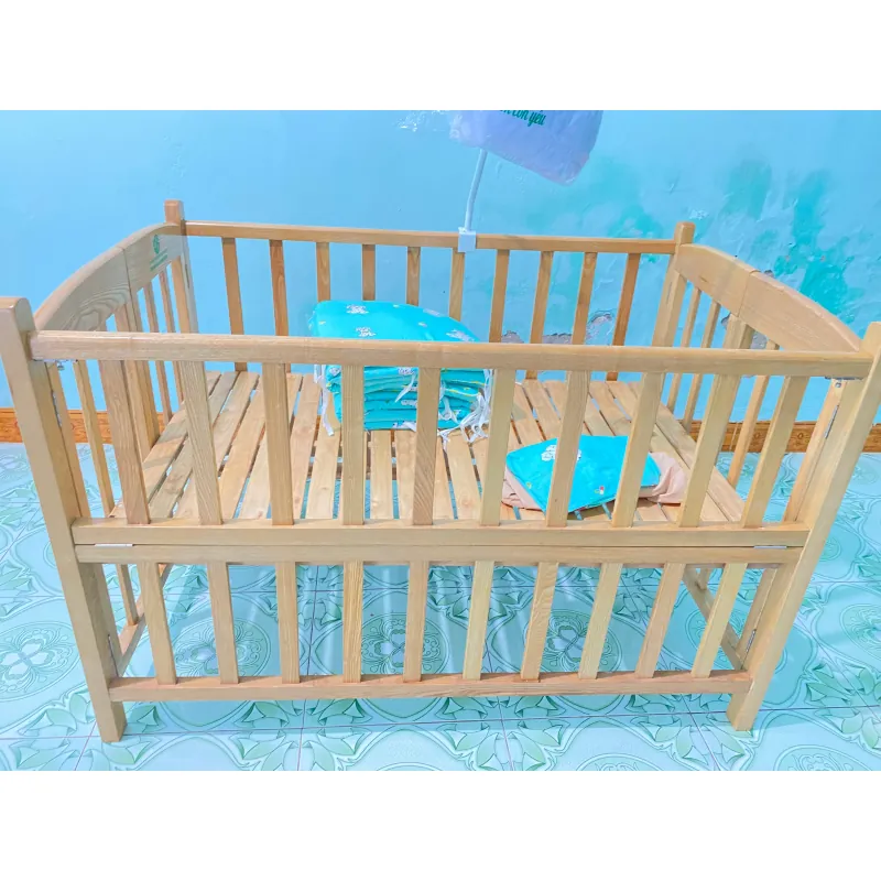 Giường cũg gỗ tự nhiên nhiều miếng ván, khung chắc chắn 601251