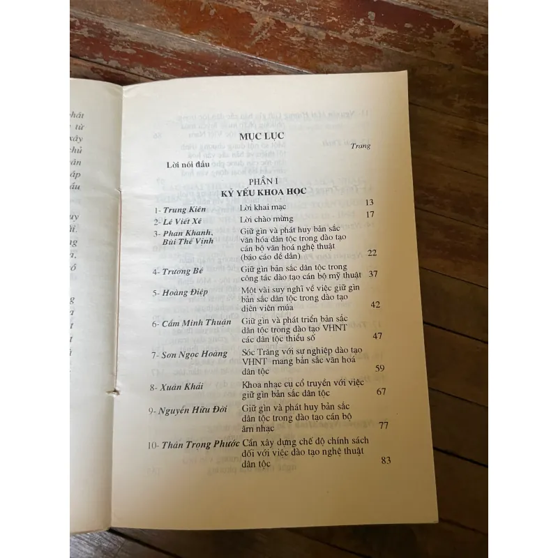 GIỮ GÌN VÀ PHÁT HUY BẢN SẮC VĂN HÓA DÂN TỘC TRONG ĐÀO TẠO VĂN HÓA NGHỆ THUẬT 624792