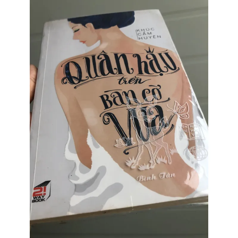 Quân hậu trên bàn cờ vua 1010178