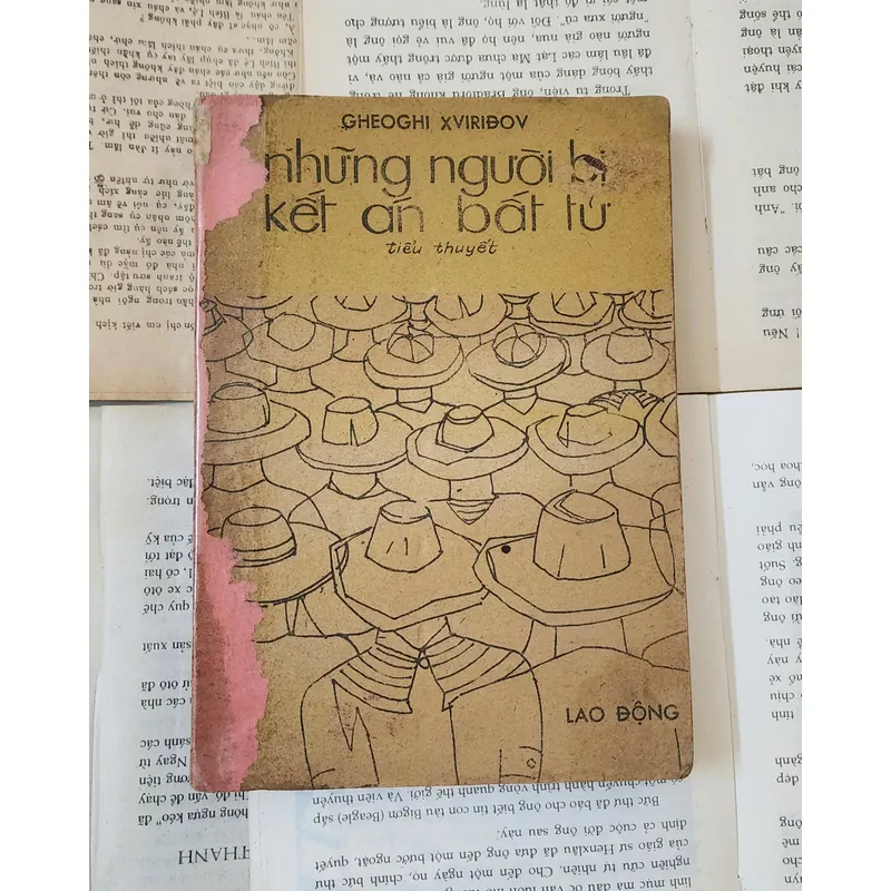 Tiểu thuyết Nga "Những người bị kết án bất tử" 711912