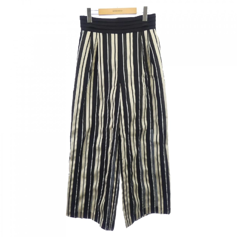 Quần ADORE - Hàng hiệu Authentic 821157