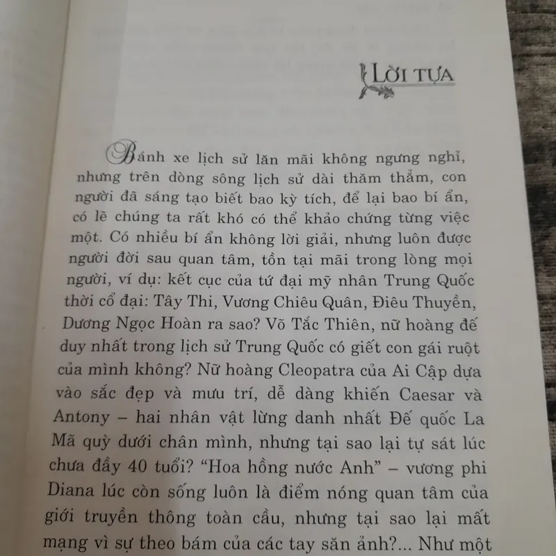 Cuộc đời và cái chết bí ẩn của Danh nhân và Mỹ Nhân. T giả Mặc Nhân 737852