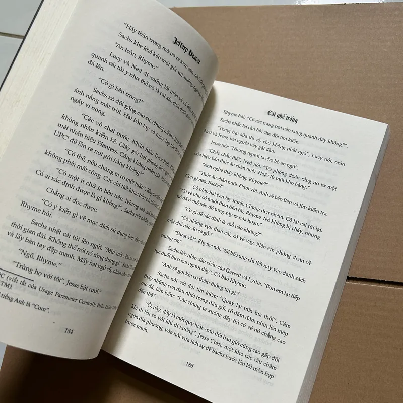 Cái ghế trống 734413