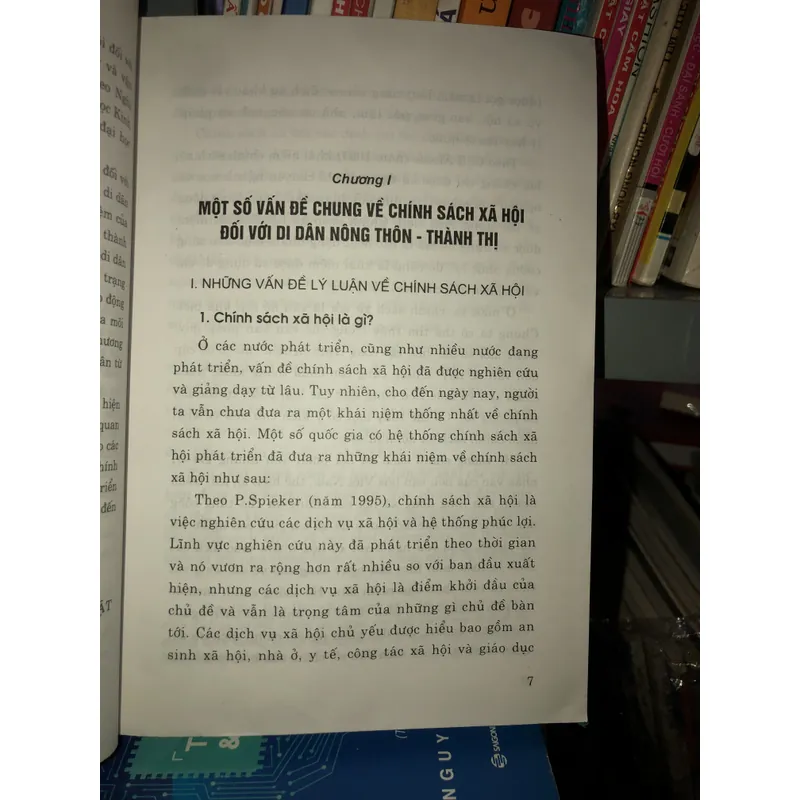 Chính sách xã hội đối với di dân nông thôn - thành thị ở Việt Nam hiện nay  704317