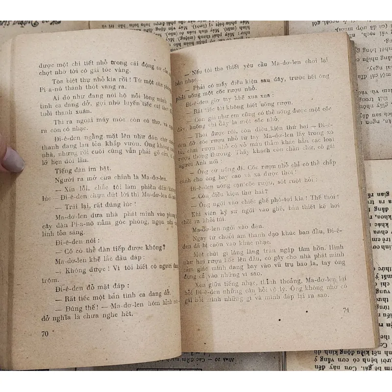 Tác phẩm Bản tình ca màu xám của tác giả Viết Linh, Nhà xuất bản Công An Nhân Dân 1985 703899