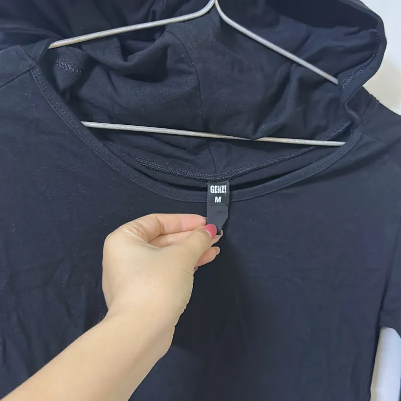 Áo thun croptop dài tay có mũ 971010