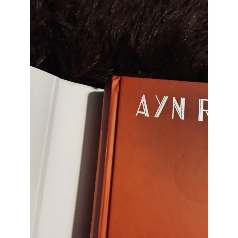 Suối nguồn (bìa cứng) 780365