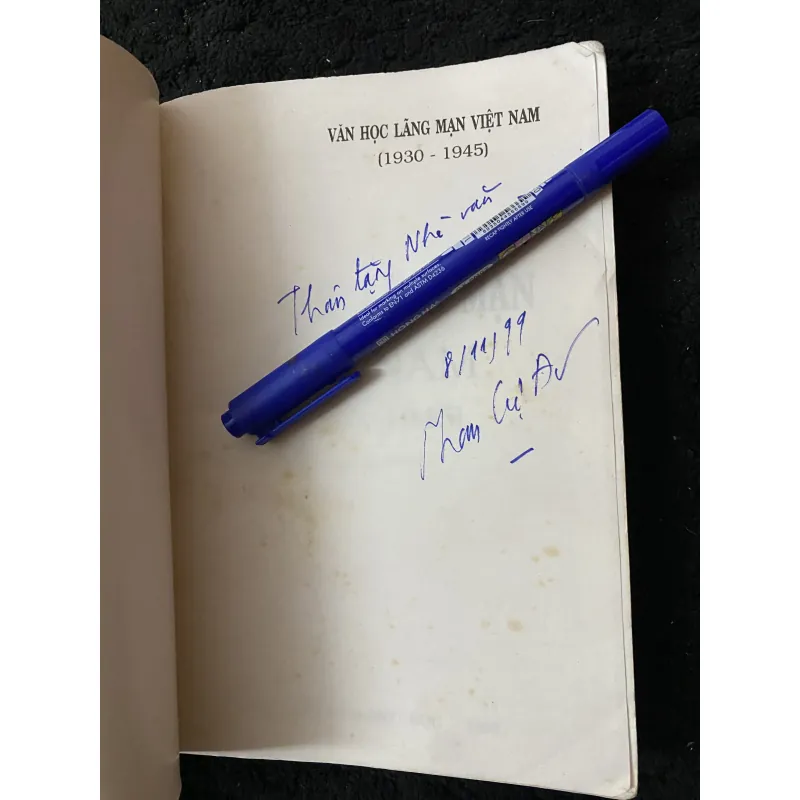 Văn học lãng mạn Việt Nam - chữ ký tác giả  1003886