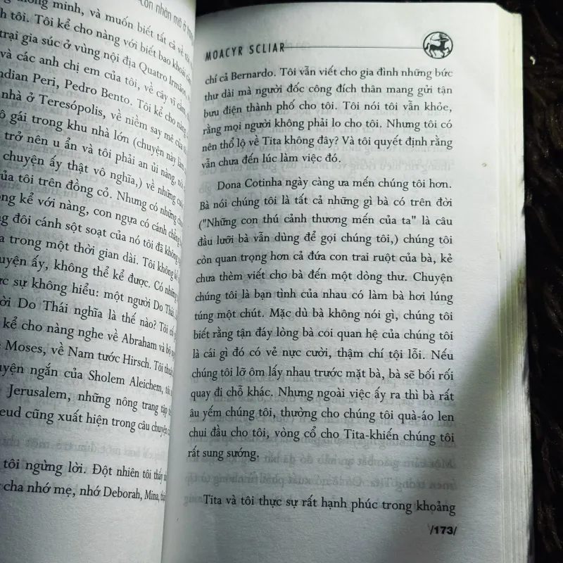 Con nhân mã trong vườn 1022211