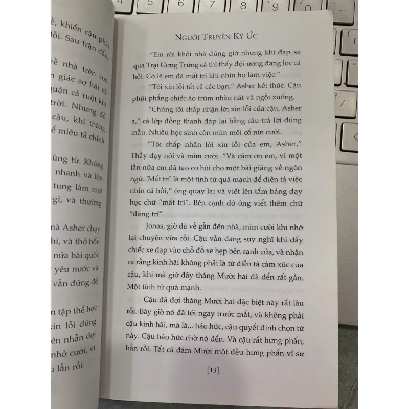 NGƯỜI TRUYỀN KÝ ỨC - LOIS LOWRY 737259