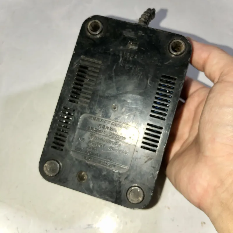 Xác Sạc pin 24V National Nhật 571859