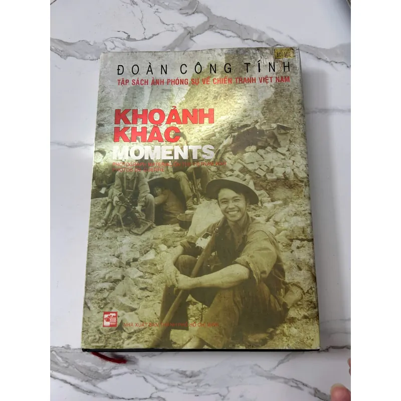 Khoảnh khắc (Moments) – Đoàn Công Tính 758323