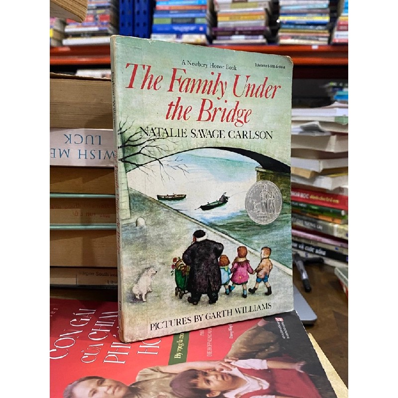 The Family Under the Bridge - Natalie Savage Carlson 498665