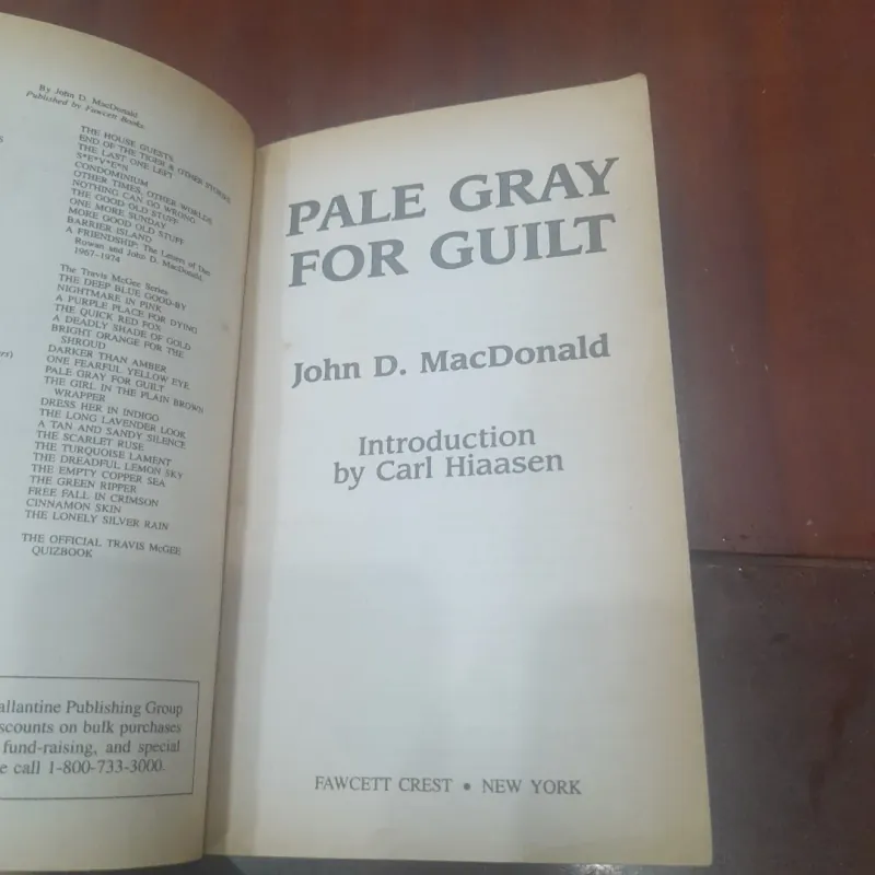 John D. MacDonald - PALE GRAY FOR GUILT 1045953