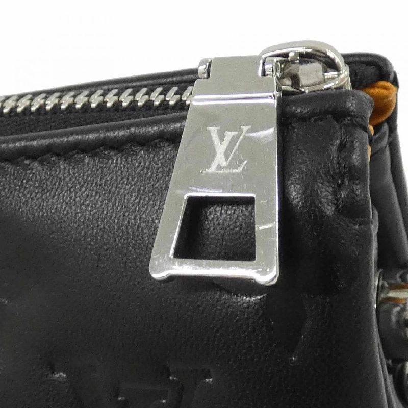 Túi đeo vai Louis Vuitton Coussin MM M23057 608820