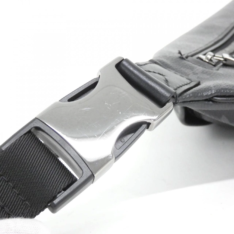 Túi đeo chéo Louis Vuitton Monogram Eclipse Discovery Bum Bag PM M46035 613380