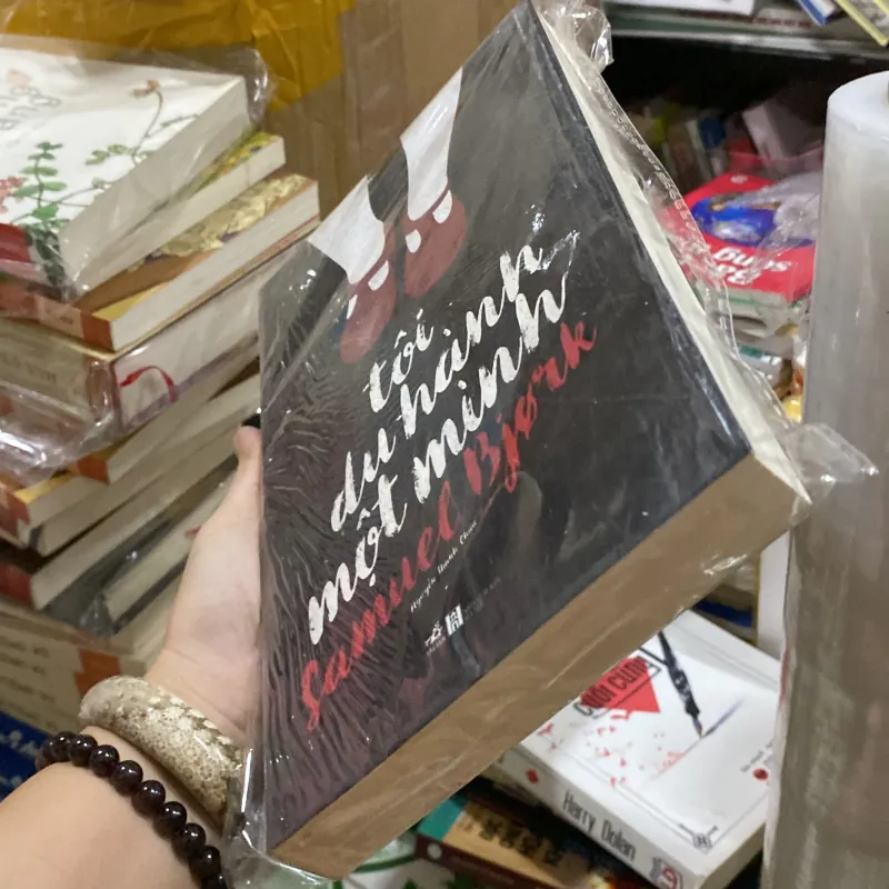 Tôi du hành một mình" của tác giả Samuel Bjørk 1000797