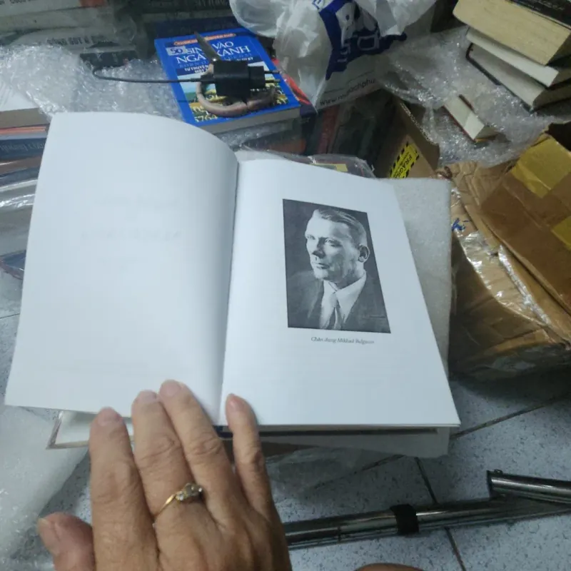 Nghệ nhân và Margarita bìa cứng  1001394