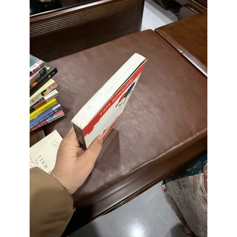 NHỮNG CÁI BÓNG – Tim Bowler- K4 1028232