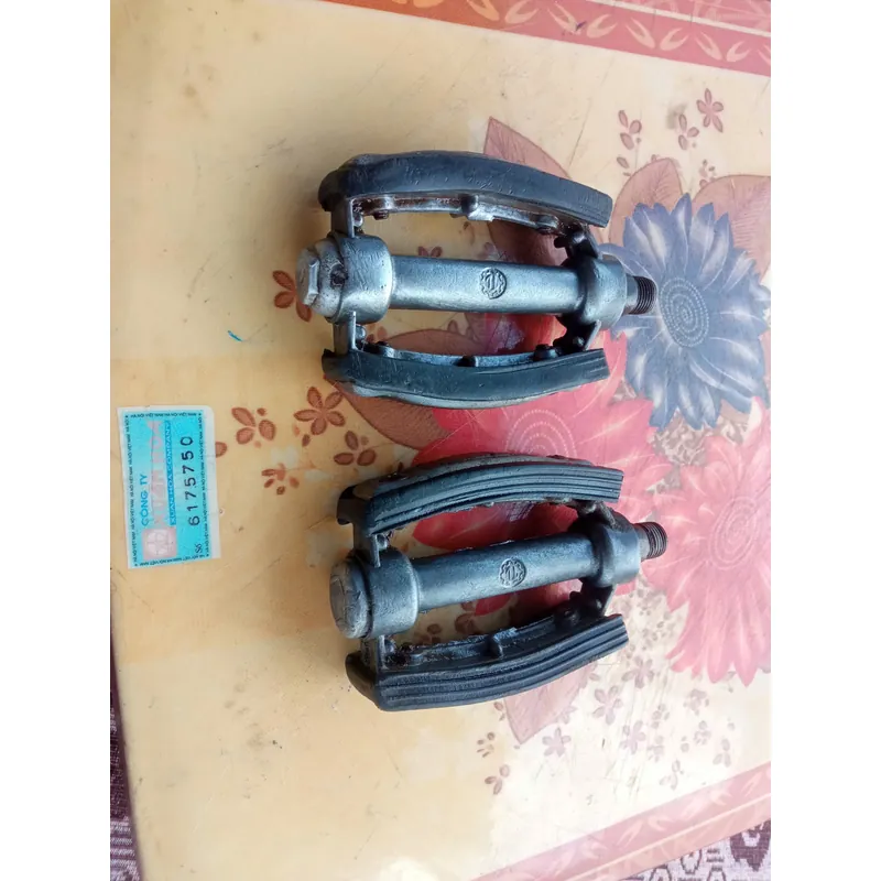 ĐÔI BÀN ĐẠP XE ĐẠP CỔ XƯA BẰNG NHÔM NGUYÊN KHỐI, SIÊU BỀN BỈ...  740435