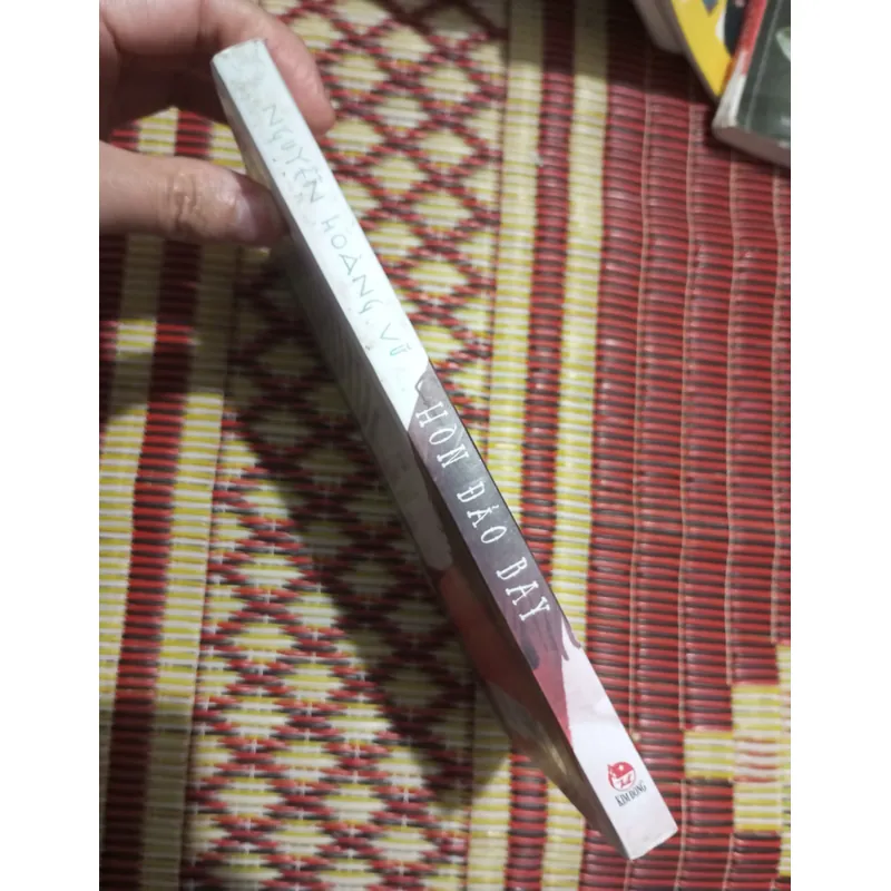 Hòn đảo bay - Nguyễn Hoàng Vũ 702863