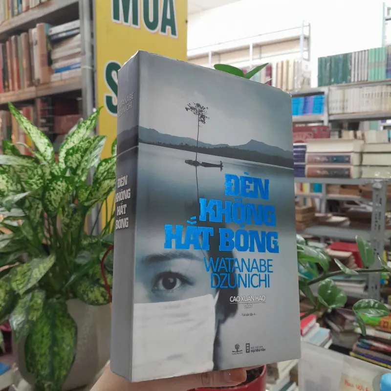 ĐÈN KHÔNG HẮT BÓNG - WATANABE DZUNICHI (CAO XUÂN HẠO DỊCH) 977373