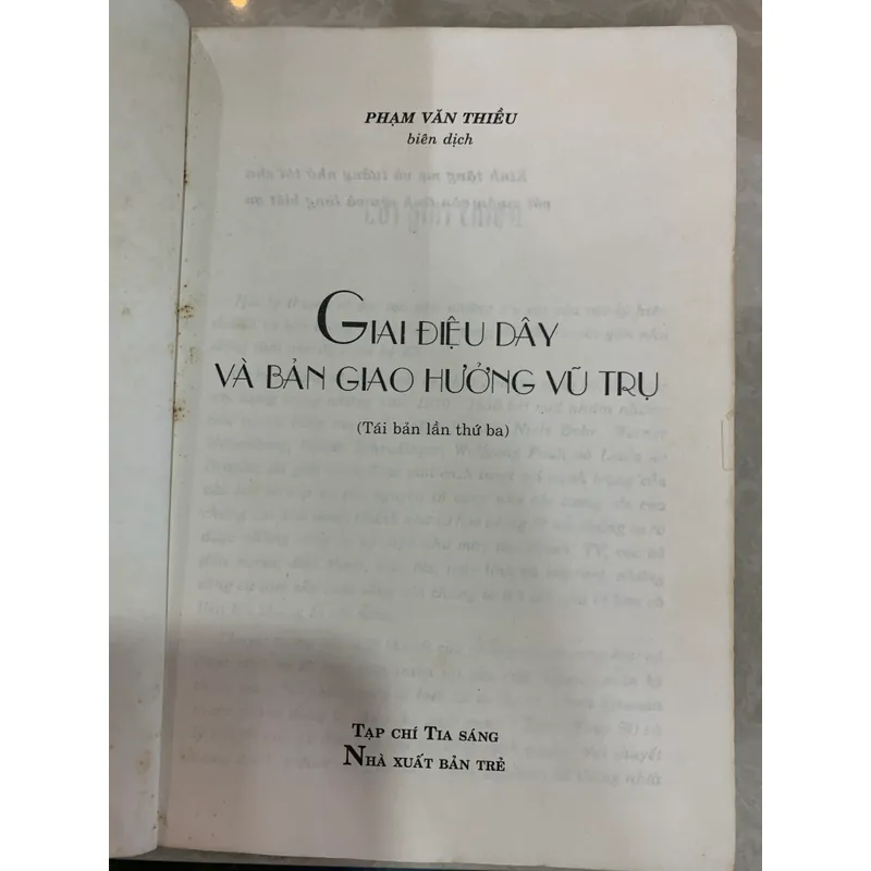 GIAI ĐIỆU DÂY VÀ BẢN GIAO HƯỞNG VŨ TRỤ - BRIAN GREENE 596308