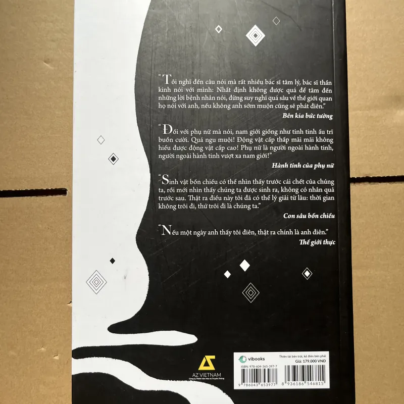 Thiên tài bên trái kẻ điên bên phải 1030215