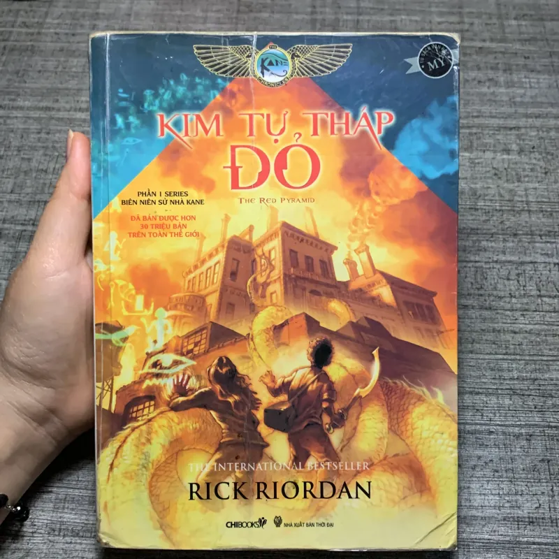 Kim Tự Tháp Đỏ - Rick Riordan 971473
