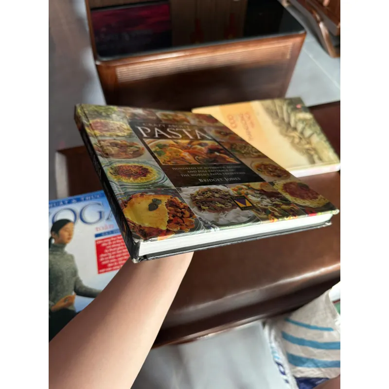 CRAZY ABOUT PASTA – Bridget Jones | Sách nấu ăn Pasta quốc tế- K3 1004879