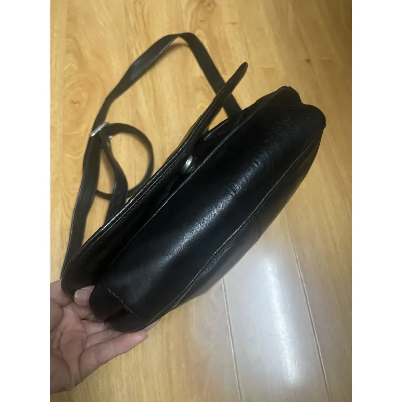 Túi nữ size 25*22*6 da thật 2hand 934438