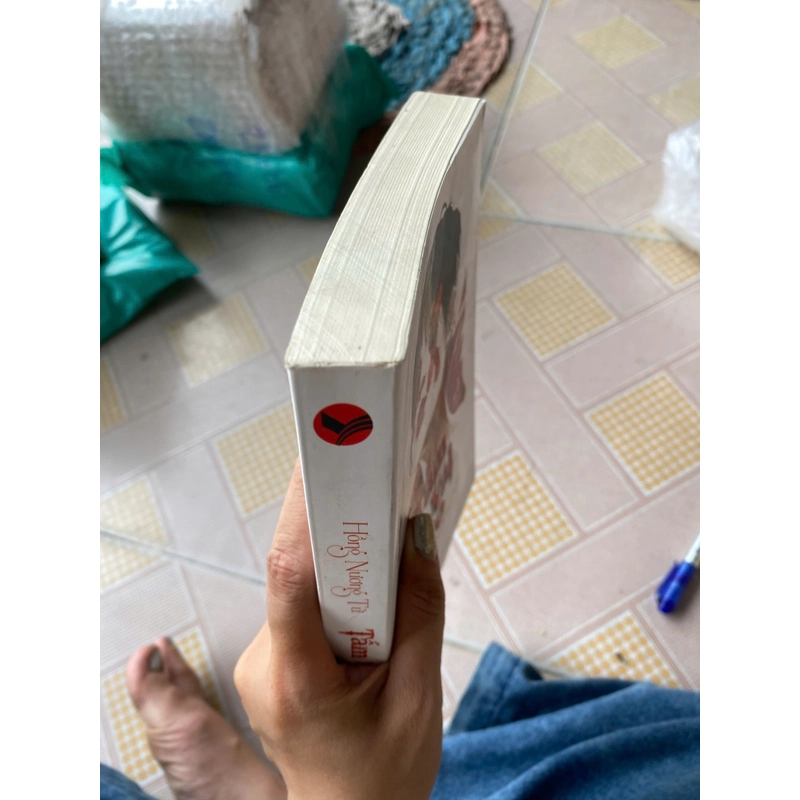Tấm Vải Đỏ - Hồng Nương Tử, Mới 80% (Tuyen) 289833