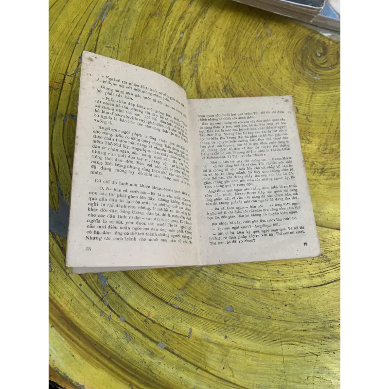 TÌNH SỬ ANGIELIC: ANGELIC VÀ QUỐC VƯƠNG Ả RẬP HAI TẬP 746638