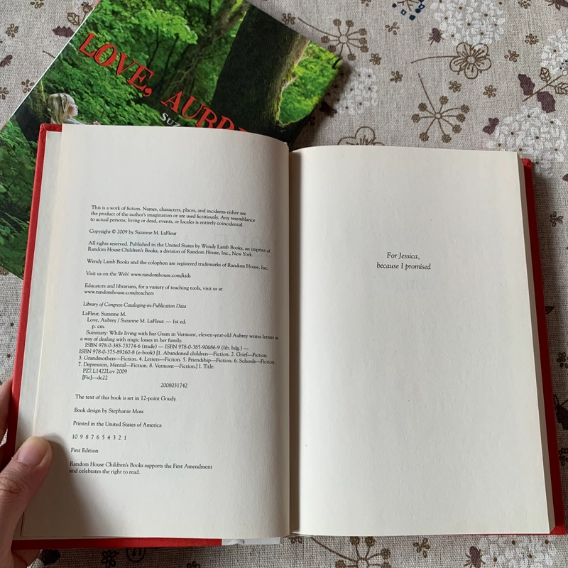 Sách ngoại văn Love, Aubrey, Used, Bìa cứng, Fiction For Kids 446643