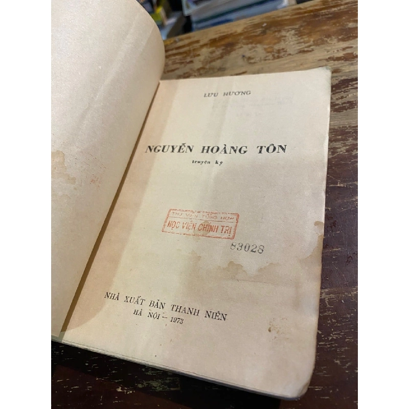 Nguyễn Hoàng Tôn - Lưu Hương 1001932