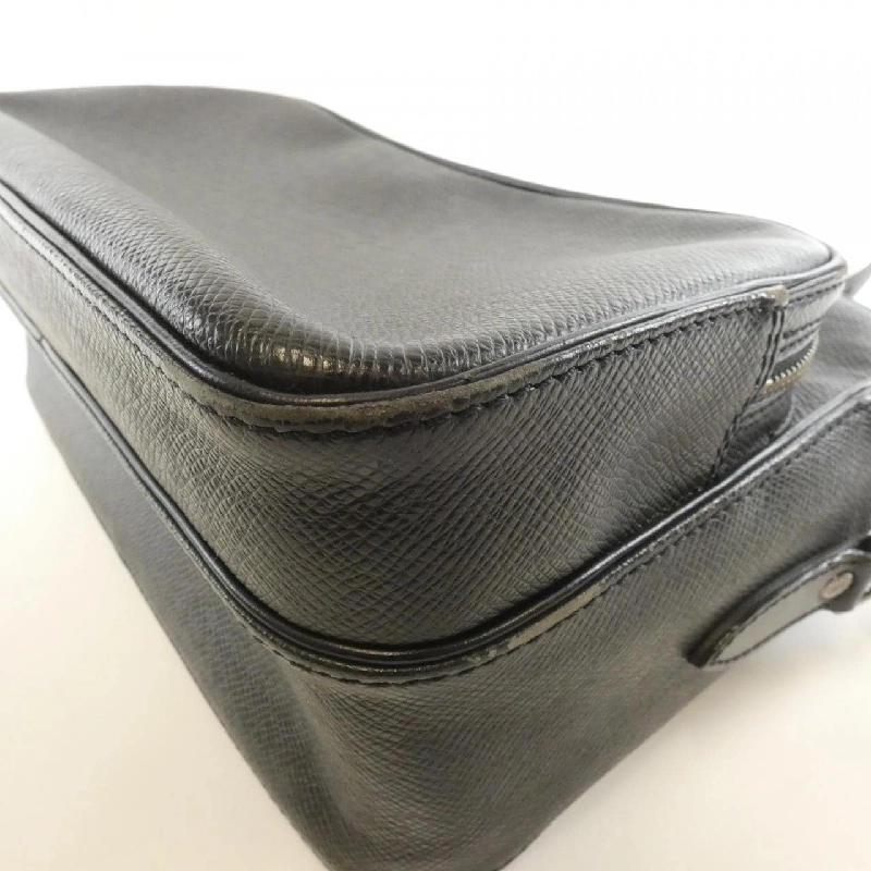 Túi đeo vai Louis Vuitton Taiga Nile - Hàng hiệu Chính hãng 802633