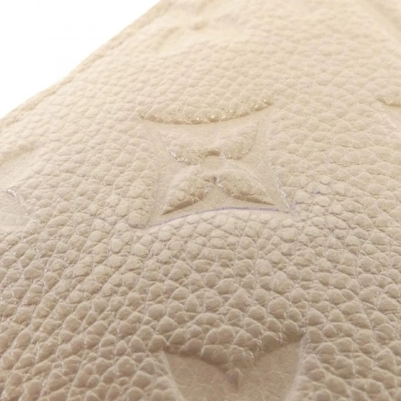 Ví Zippy Monogram Empreinte Louis Vuitton M69034 621205