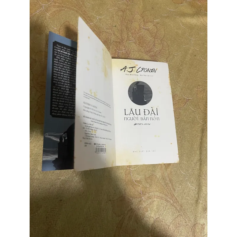 LÂU ĐÀI NGƯỜI BÁN NÓN- A.J. CRONIN 726994